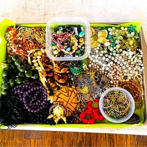 Gorgeous grouping, a lovely mix to be recreated as you envision. #B3